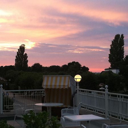 Haus Seeblick Hotel Garni & Ferienwohnungen Zinnowitz Bagian luar foto